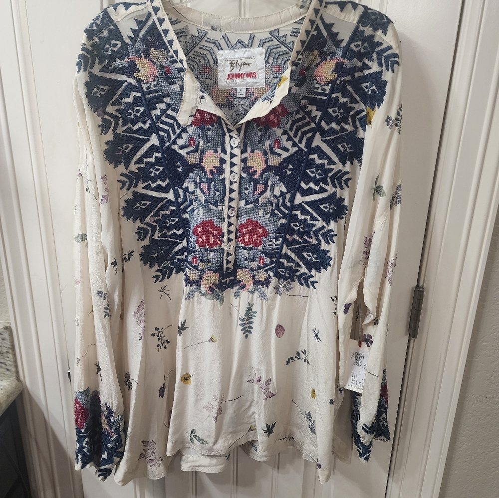 Johnny Was NWT, XL, cream embroidered